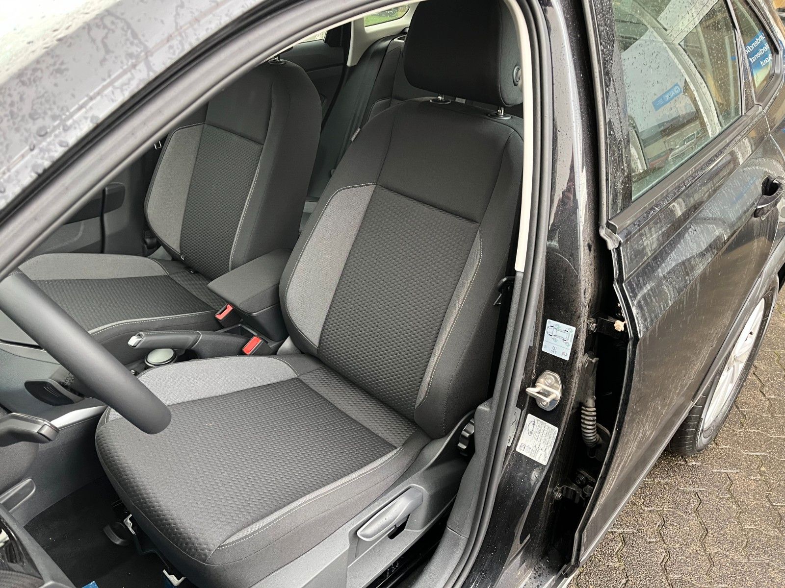 Fahrzeugabbildung Volkswagen Taigo 1.0 TSI OPF DSG Life +APP/PDC/SHZ/LED/ACC+