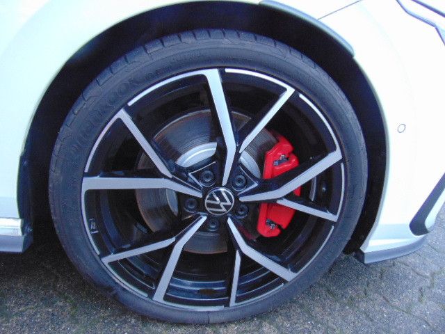 Fahrzeugabbildung Volkswagen Golf VIII Lim.GTI 2,0 TSI  DSG -Navi,Klima,Sitzh