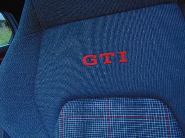 Fahrzeugabbildung Volkswagen Golf VIII Lim.GTI 2,0 TSI  DSG -Navi,Klima,Sitzh