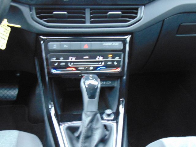 Fahrzeugabbildung Volkswagen T-Cross 1.0 TSI  Life, Navi,Sitzh,Klimaautomatik