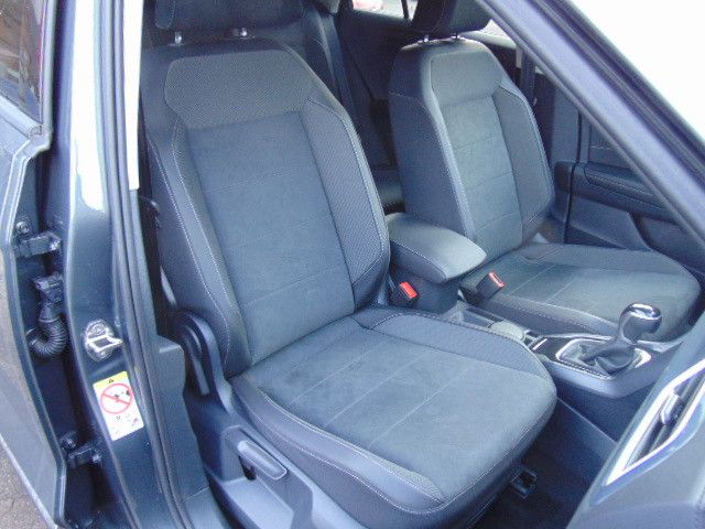 Fahrzeugabbildung Volkswagen T-Roc Style AHK,Kamera,Sitzh,Klima