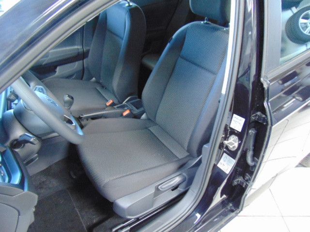 Fahrzeugabbildung Volkswagen Polo VI Basis 1,0 Klim.PDC,Sitzh.