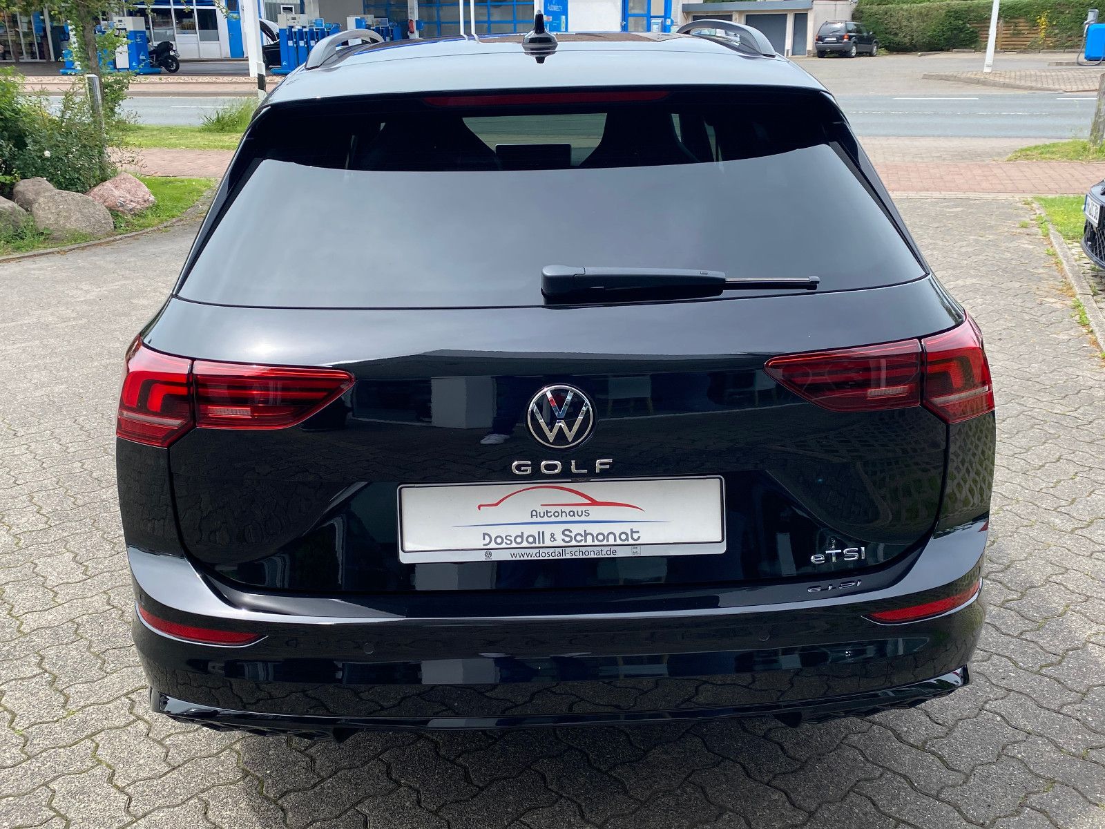 Fahrzeugabbildung Volkswagen Golf VIII Variant 1.5 eTSI DSG R-Line,AHK,Navi