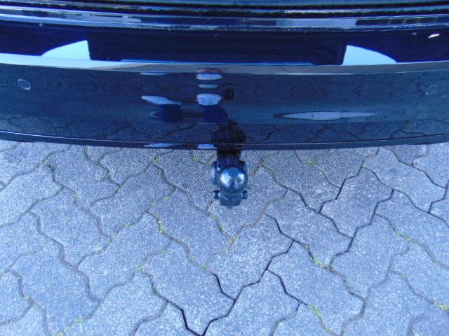 Fahrzeugabbildung Volkswagen Golf VIII Variant 1.5 eTSI DSG R-Line,AHK,Navi