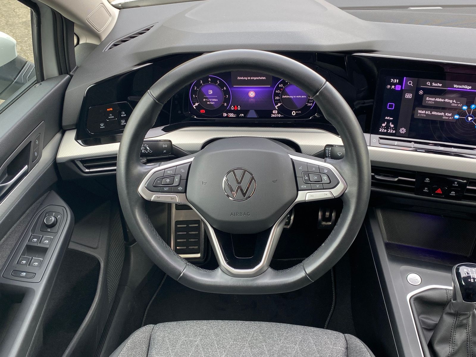 Fahrzeugabbildung Volkswagen Golf VIII Move Lim. Navi,Klima,Sitzh.