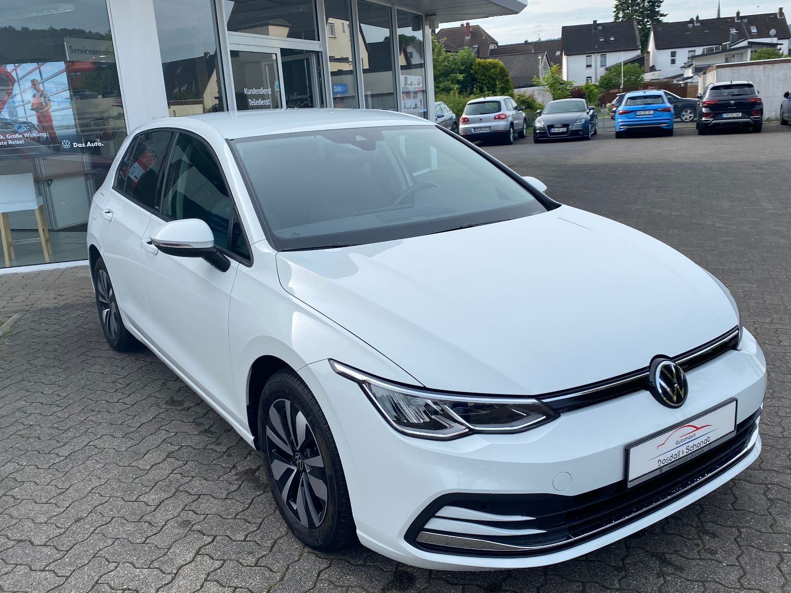 Fahrzeugabbildung Volkswagen Golf VIII Move Lim. Navi,Klima,Sitzh.