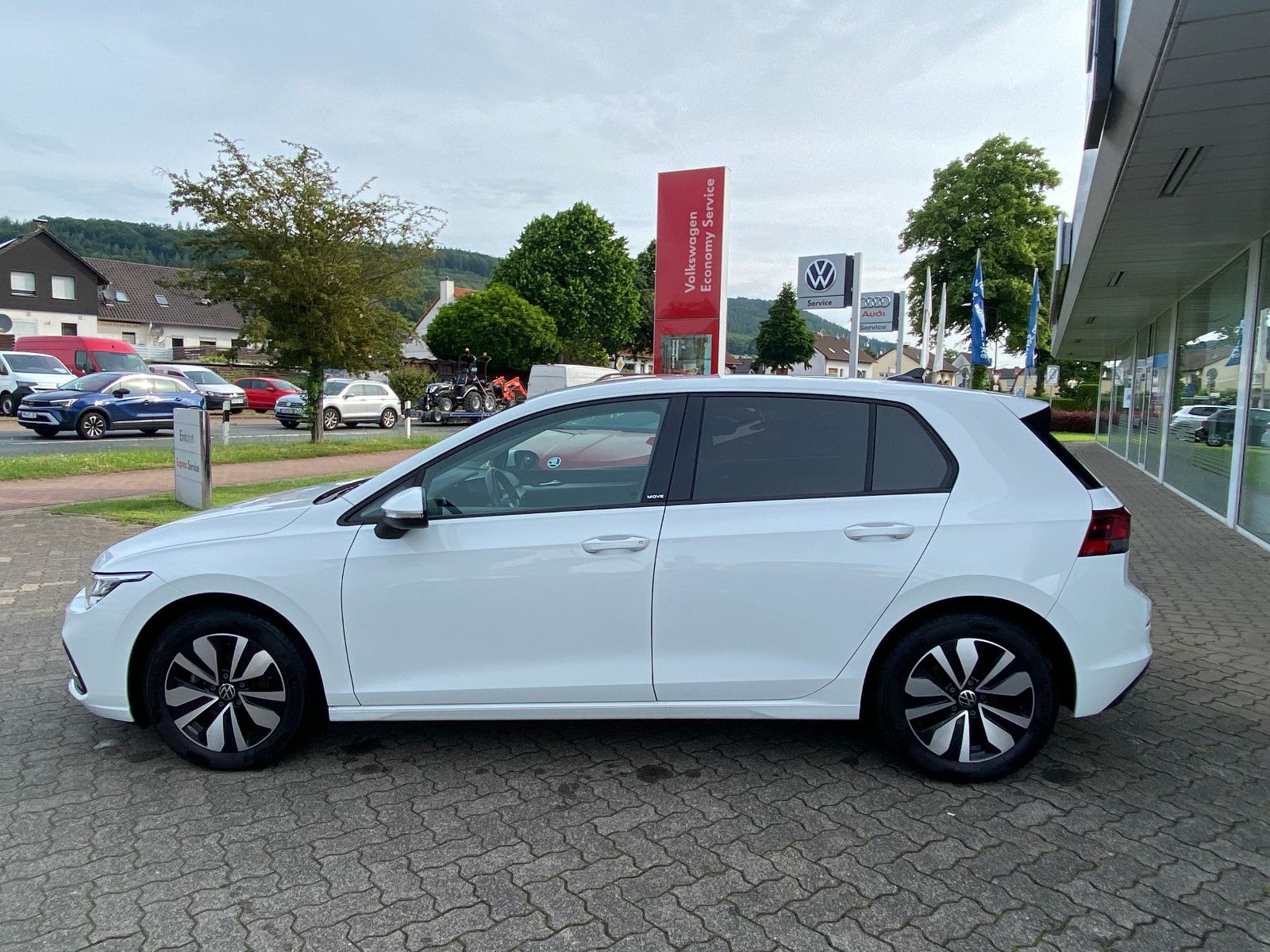 Fahrzeugabbildung Volkswagen Golf VIII Move Lim. Navi,Klima,Sitzh.