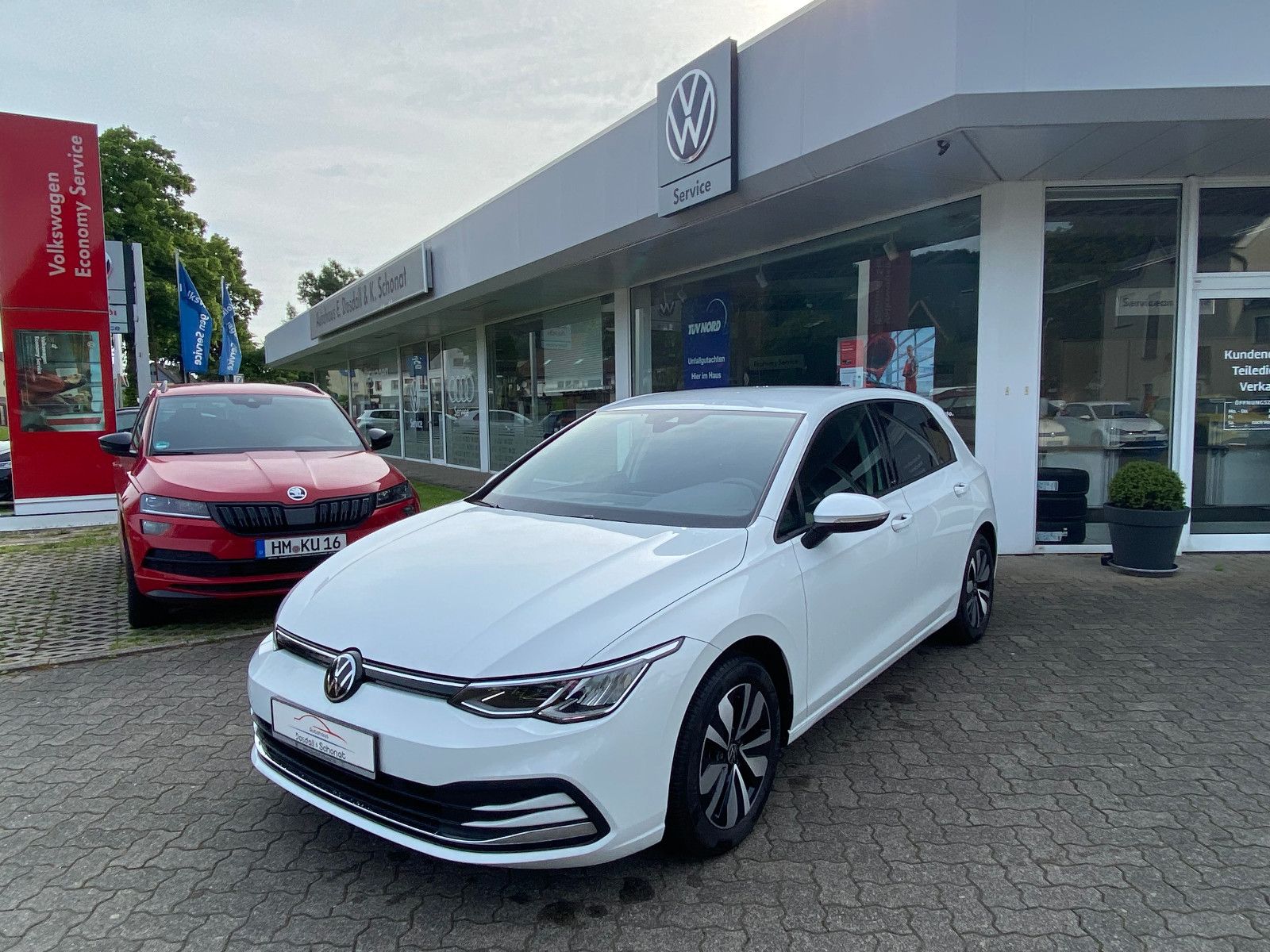 Fahrzeugabbildung Volkswagen Golf VIII Move Lim. Navi,Klima,Sitzh.