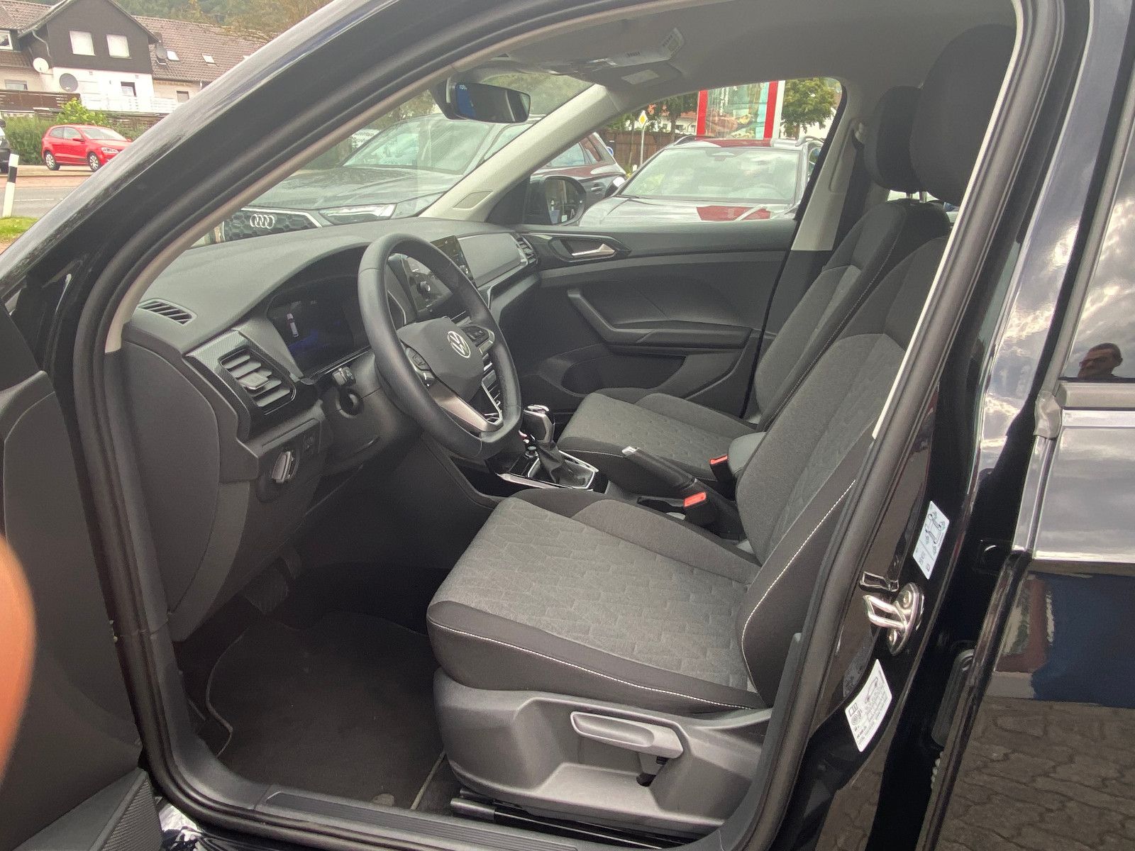 Fahrzeugabbildung Volkswagen T-Cross 1.0 TSI Life Navi,Sitzh,Klima,Kamera