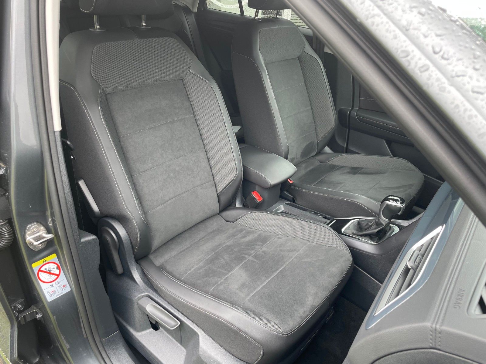 Fahrzeugabbildung Volkswagen T-Roc 1.5 TSI ACT OPF DSG Style +Navi/LED/RFK+
