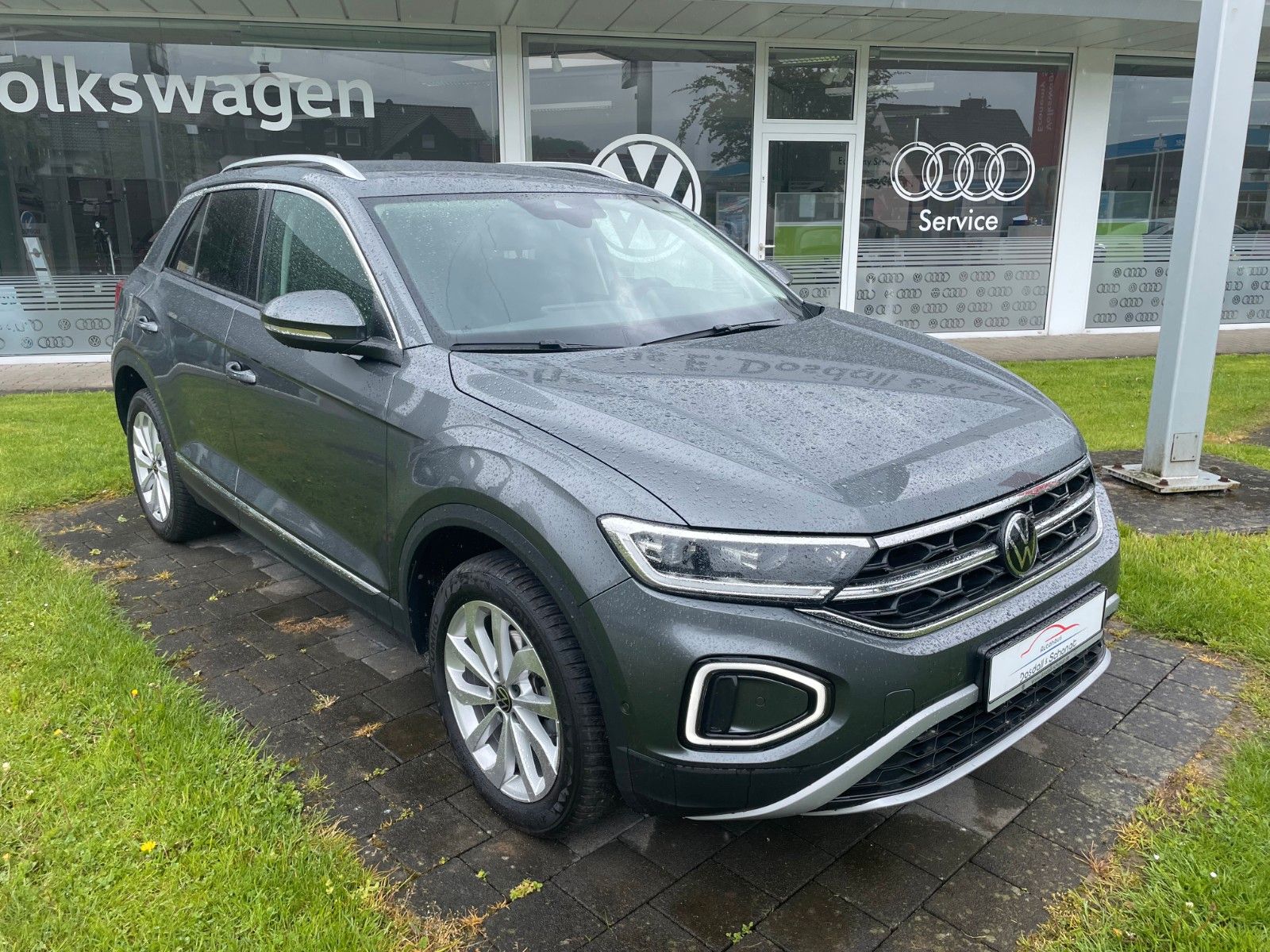 Fahrzeugabbildung Volkswagen T-Roc 1.5 TSI ACT OPF DSG Style +Navi/LED/RFK+