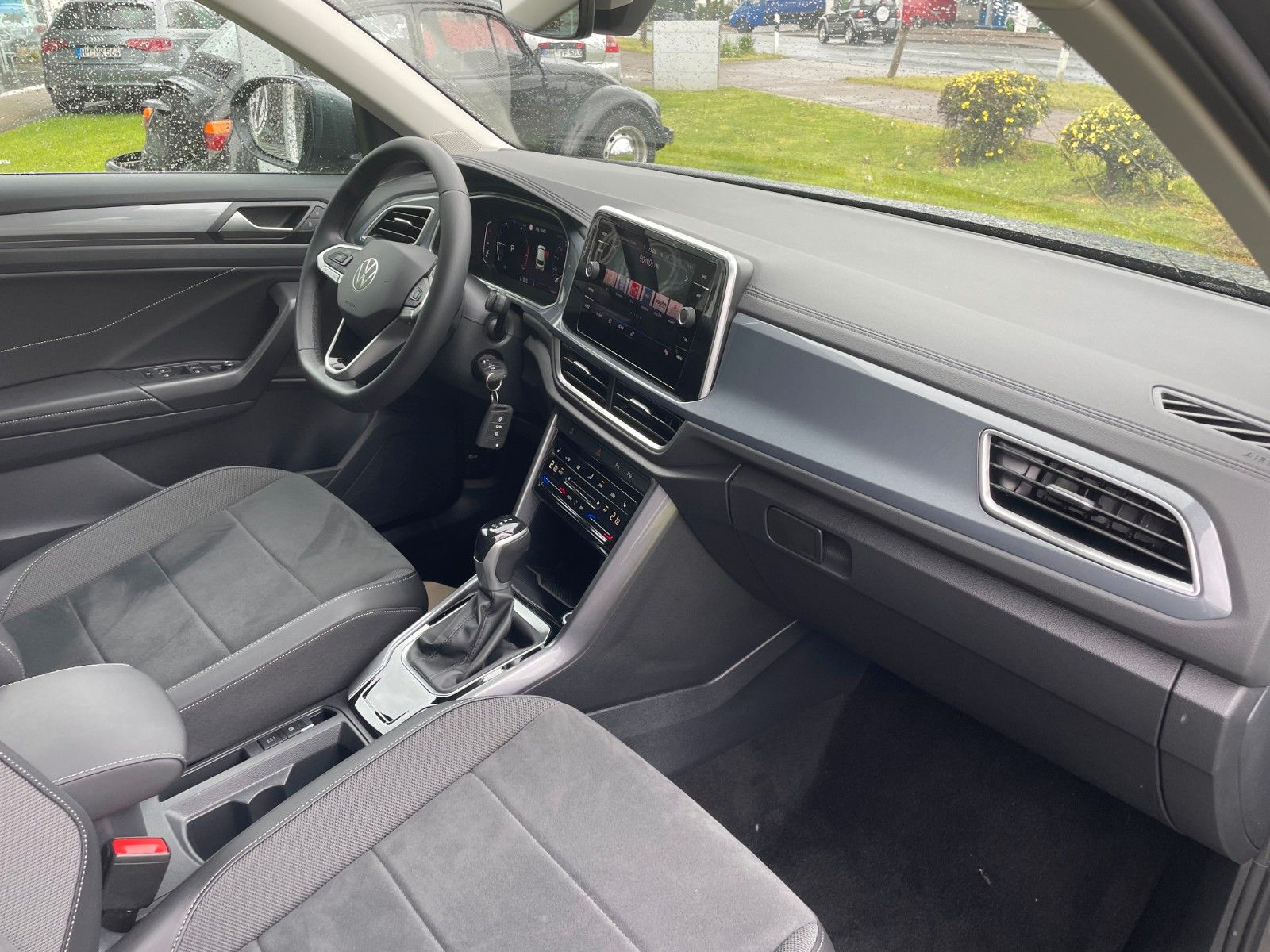 Fahrzeugabbildung Volkswagen T-Roc 1.5 TSI ACT OPF DSG Style +Navi/LED/RFK+